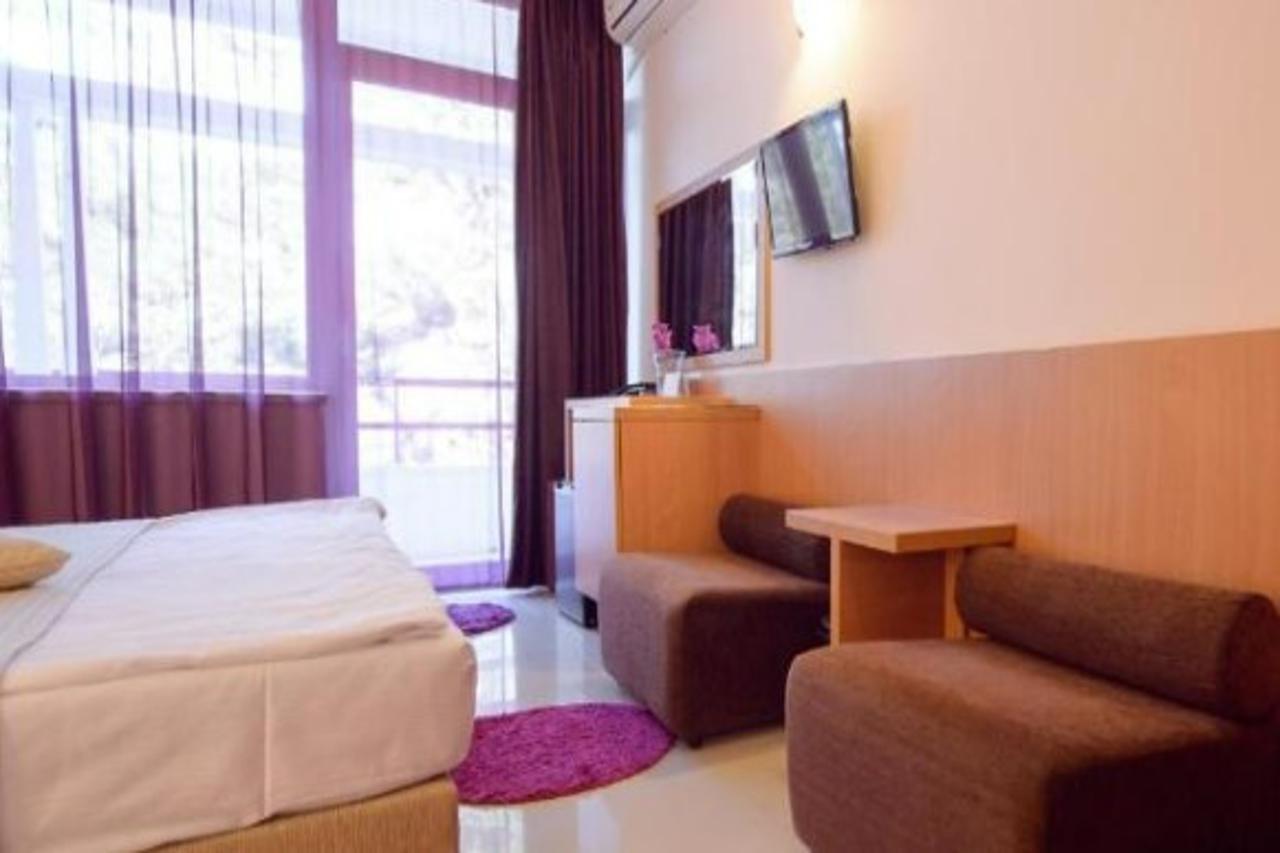 Hotel Sara Neptun Extérieur photo