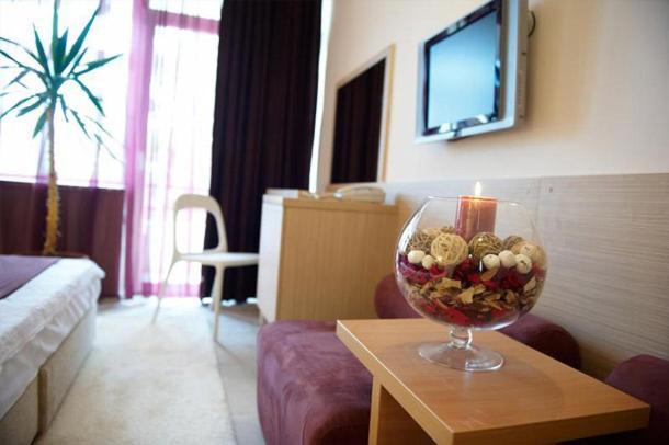 Hotel Sara Neptun Extérieur photo